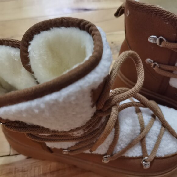 winter boots beige and white size 8 - 8.5 - Picture 3 of 5